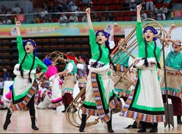 弗兰克·桑切斯与小理查德·托雷斯将进行重量级拳王资格赛，双方已达成协议，但进展缓慢。